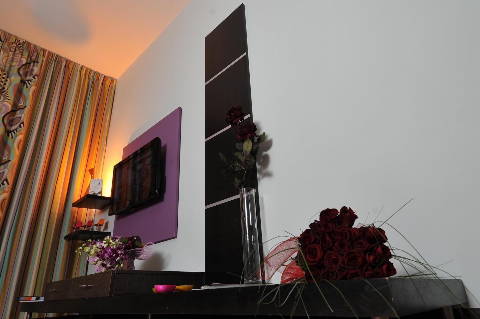 Suite Hotel Chrome - Beirut Bagian luar foto