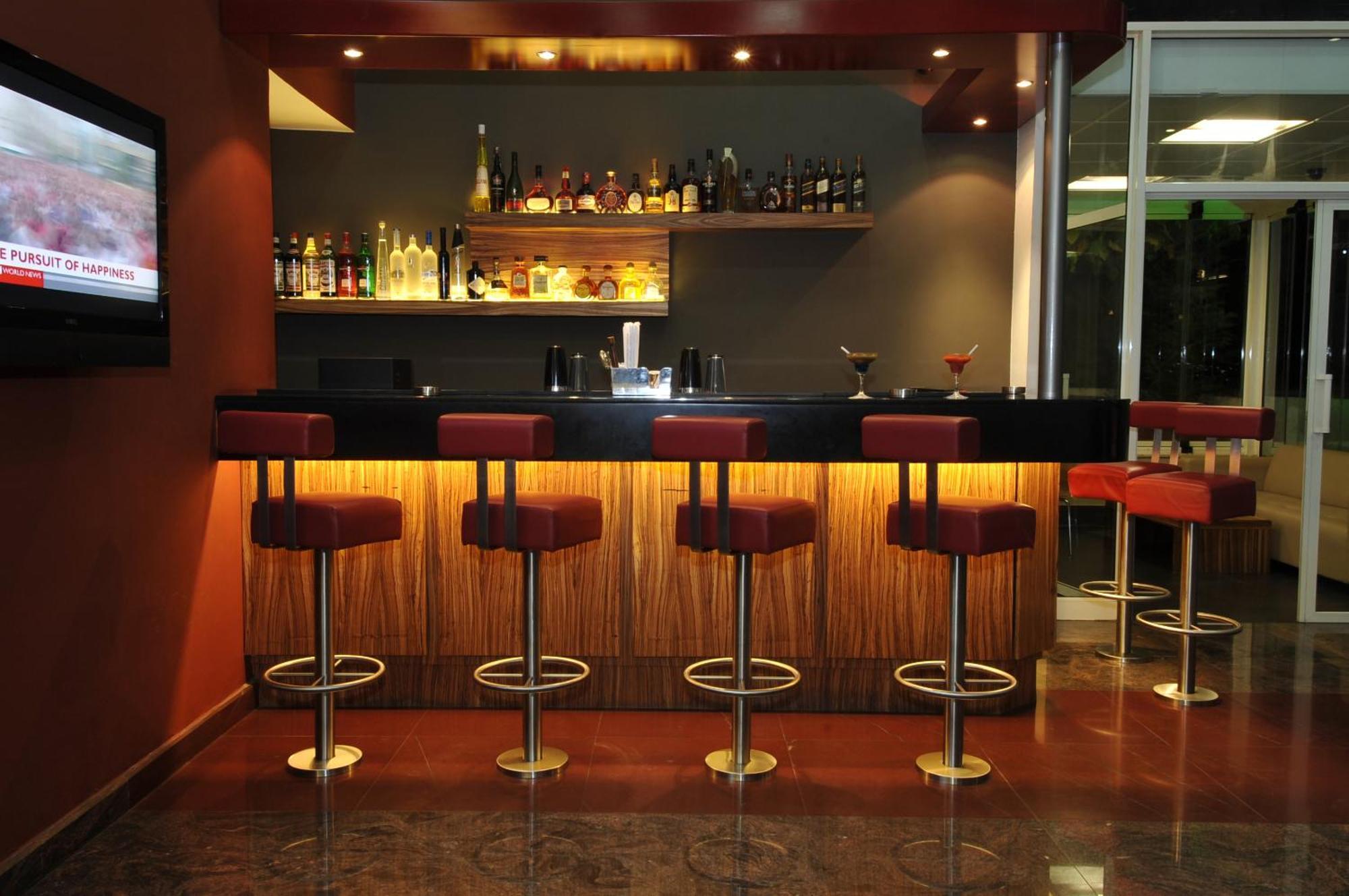 Suite Hotel Chrome - Beirut Bagian luar foto